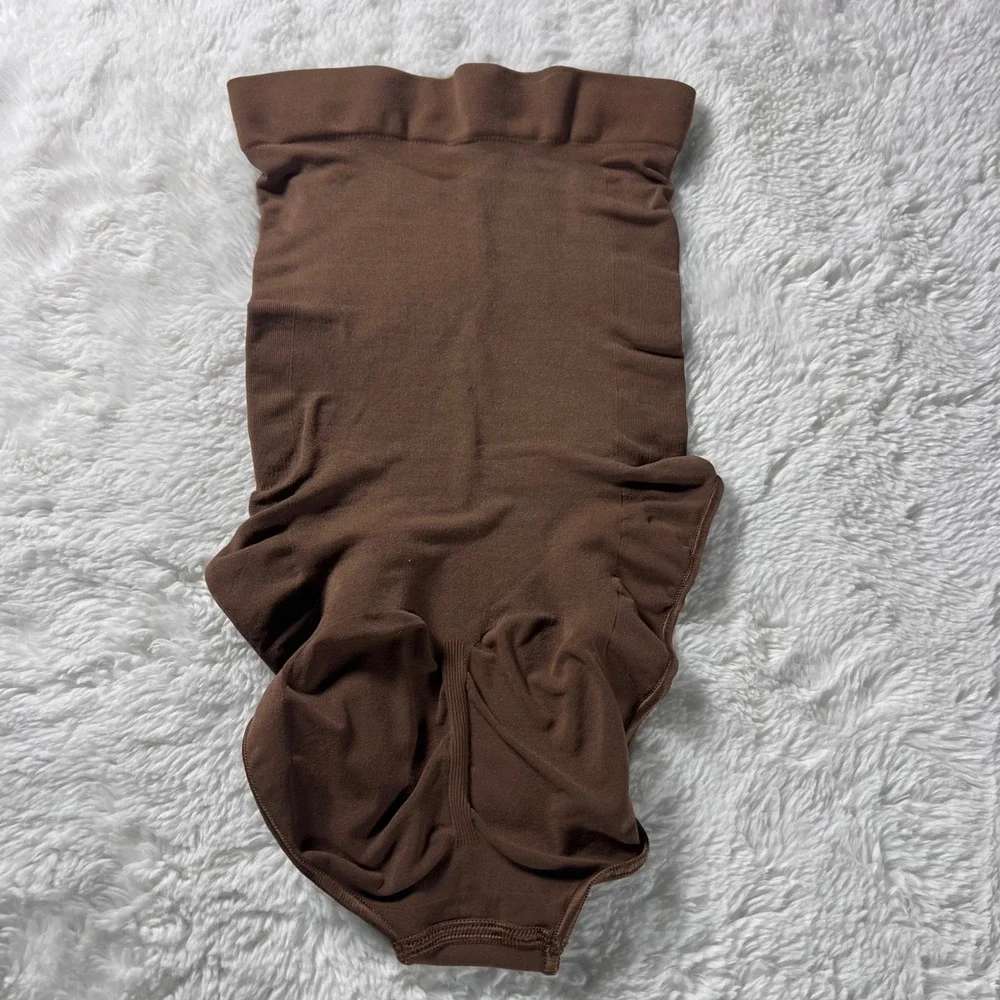 SKIMS Women Fits Everybody High‎ Waisted Briefs Thong Brown Size XXS NWOT